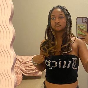 Meet your Posher, Talia